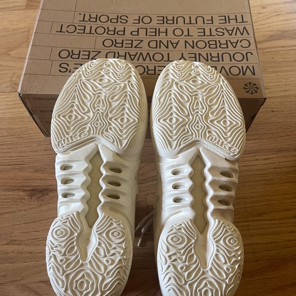 Nike COSMIC UNITY 2's - Picture 7 of 7